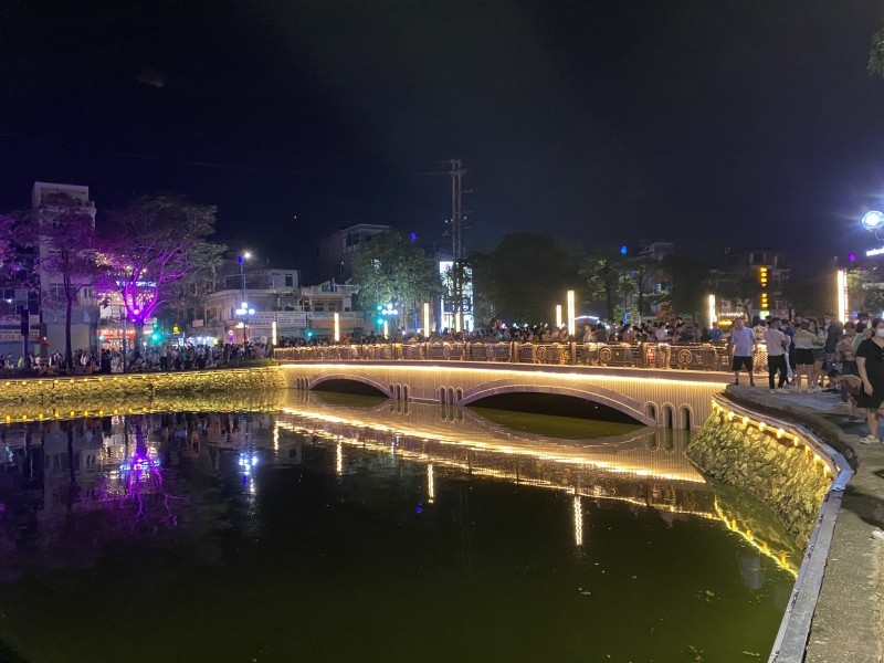 Hải Dương: Phố đi bộ - chợ đêm Bạch Đằng tập nập ngày đầu khai trương Hải Dương: Phố đi bộ - chợ đêm Bạch Đằng tập nập ngày đầu khai trương