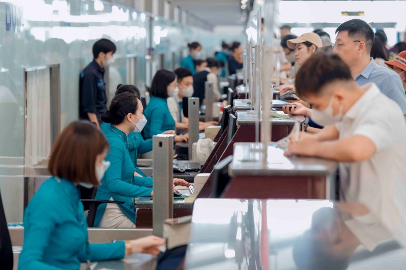 Lượng khách tăng cao, sân bay Nội Bài nâng mức kiểm soát an ninh hàng không Lượng khách tăng cao, sân bay Nội Bài nâng mức kiểm soát an ninh hàng không