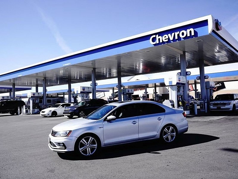 Terrible's Road House, trạm xăng Chevron lớn nhất thế giới, ở Jean, Nevada, Hoa Kỳ. (ảnh: Reuters) Terrible's Road House, trạm xăng Chevron lớn nhất thế giới, ở Jean, Nevada, Hoa Kỳ. (ảnh: Reuters)