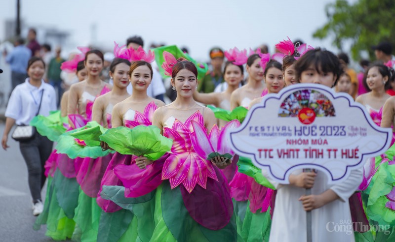 Thừa Thiên Huế: Sôi động lễ hội quảng diễn tại Festival nghề truyền thống Huế