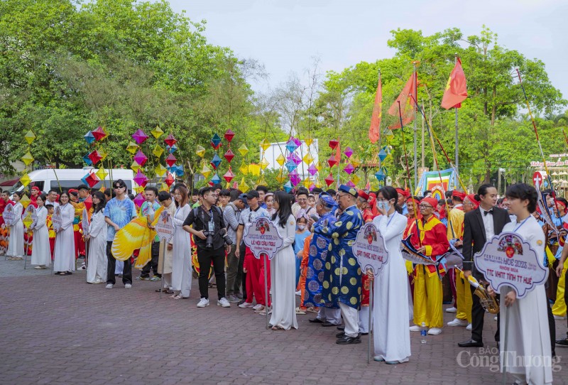 Thừa Thiên Huế: Sôi động lễ hội quảng diễn tại Festival nghề truyền thống Huế