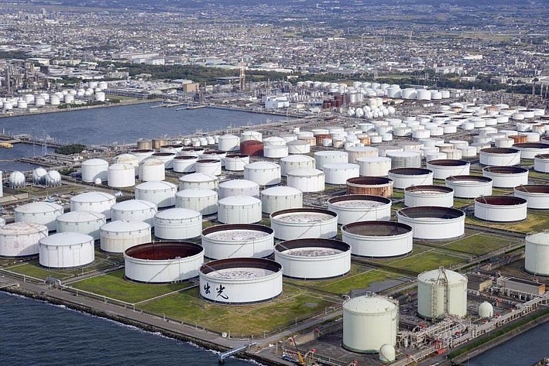 Nhà máy lọc dầu của Idemitsu Kosan Co. ở Ichihara, phía đông Tokyo, Nhật Bản (ảnh: Reuters) Nhà máy lọc dầu của Idemitsu Kosan Co. ở Ichihara, phía đông Tokyo, Nhật Bản (ảnh: Reuters)