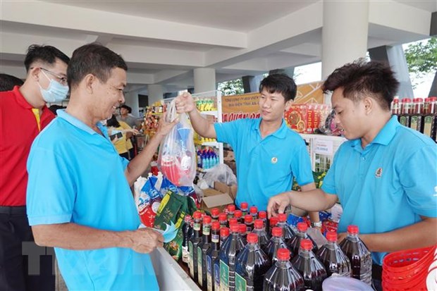 Phát huy vai trò của Công đoàn - Nói tiếng nói của người lao động hình ảnh 4 Phat huy vai tro cua Cong doan - Noi tieng noi cua nguoi lao dong hinh anh 4