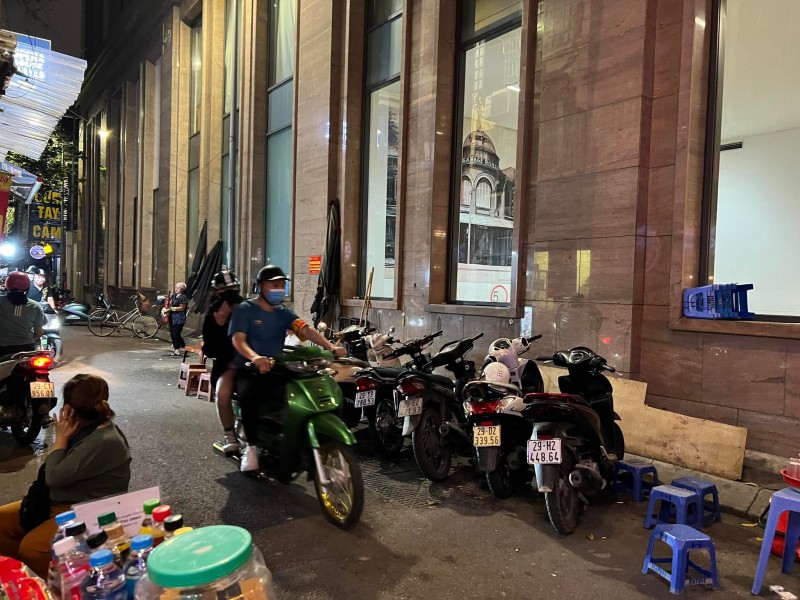 Xử lý nhiều “quái xế” tuổi học sinh gây náo loạn phố cổ Xử lý nhiều “quái xế” tuổi học sinh gây náo loạn phố cổ