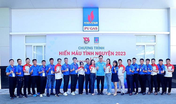 Chương trình hiến máu tình nguyện “Từ trái tim đến trái tim” để lại những ấn tượng đáng nhớ với mục tiêu vì sức khỏe cộng đồng Chương trình hiến máu tình nguyện “Từ trái tim đến trái tim” để lại những ấn tượng đáng nhớ với mục tiêu vì sức khỏe cộng đồng