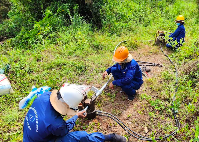 Đường dây 220kV Dốc Sỏi – Quảng Ngãi có nguy cơ bị chậm tiến độ Đường dây 220kV Dốc Sỏi – Quảng Ngãi có nguy cơ bị chậm tiến độ