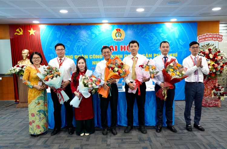 Công đoàn PV GAS Trading: Đoàn kết, đổi mới vì sự phát triển, vì lợi ích của người lao động Công đoàn PV GAS Trading: Đoàn kết, đổi mới vì sự phát triển, vì lợi ích của người lao động