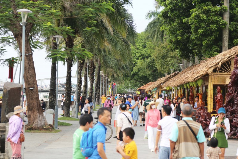 Festival nghề truyền thống Huế 2023 đạt doanh thu hơn 20 tỷ đồng Festival nghề truyền thống Huế 2023 đạt doanh thu hơn 20 tỷ đồng