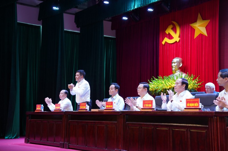 Chủ tịch Quốc hội Vương Đình Huệ tiếp xúc cử tri TP Hải Phòng Chủ tịch Quốc hội Vương Đình Huệ tiếp xúc cử tri TP Hải Phòng