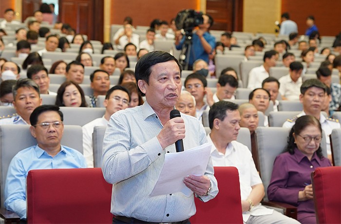 Chủ tịch Quốc hội Vương Đình Huệ tiếp xúc cử tri TP Hải Phòng Chủ tịch Quốc hội Vương Đình Huệ tiếp xúc cử tri TP Hải Phòng