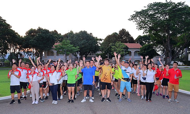 Thể hiện tinh thần quyết tâm triển khai phong trào hưởng ứng Tháng Công nhân - Tháng hành động về ATVSLĐ 2023 Thể hiện tinh thần quyết tâm triển khai phong trào hưởng ứng Tháng Công nhân - Tháng hành động về ATVSLĐ 2023