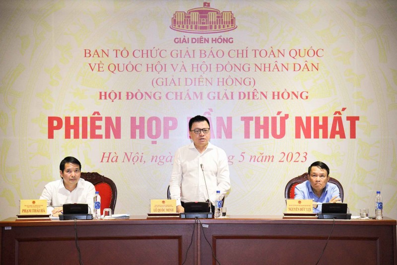 Tổng biên tập Báo Nhân dân, Chủ tịch Hội Nhà báo Việt Nam - Chủ tịch Hội đồng chấm Giải Chung khảo Lê Quốc Minh Tổng biên tập Báo Nhân dân, Chủ tịch Hội Nhà báo Việt Nam - Chủ tịch Hội đồng chấm Giải Chung khảo Lê Quốc Minh