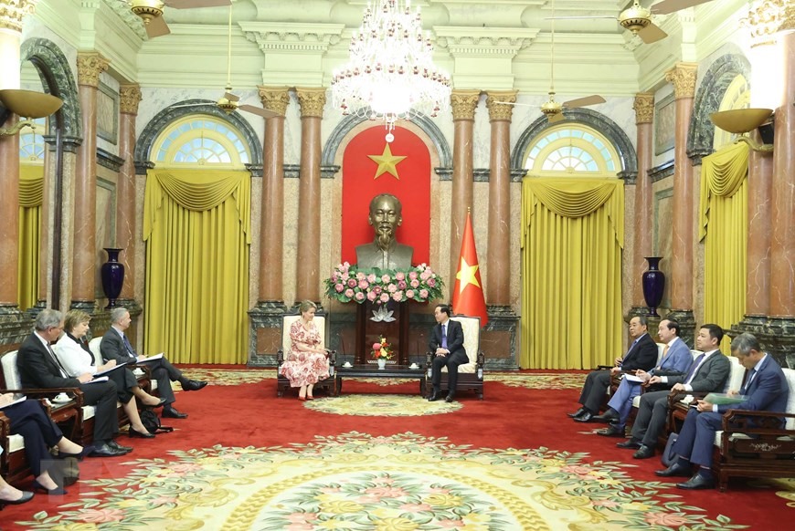 Hoàng hậu Mathilde trân trọng cảm ơn Chủ tịch nước Võ Văn Thưởng đã dành thời gian tiếp, trao đổi với đoàn công tác của UNICEF Bỉ. Ảnh: TTXVN