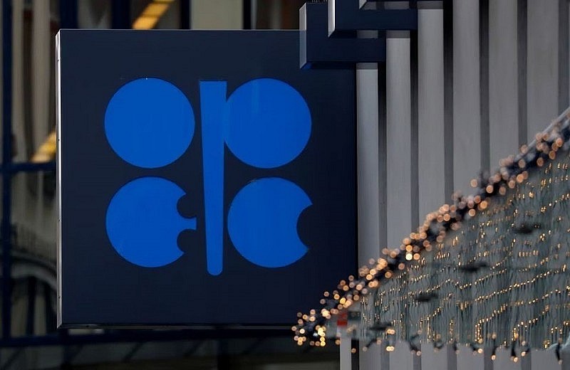 Logo của OPEC bên ngoài trụ sở phía trước OPEC tại Áo (ảnh: Reuters) Logo của OPEC bên ngoài trụ sở phía trước OPEC tại Áo (ảnh: Reuters)