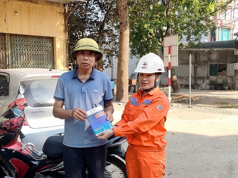 Thanh Hóa: Triển khai nhiều giải pháp cấp điện phục vụ sinh hoạt, sản xuất mùa hè nắng nóng Thanh Hóa: Triển khai nhiều giải pháp cấp điện phục vụ sinh hoạt, sản xuất mùa hè nắng nóng