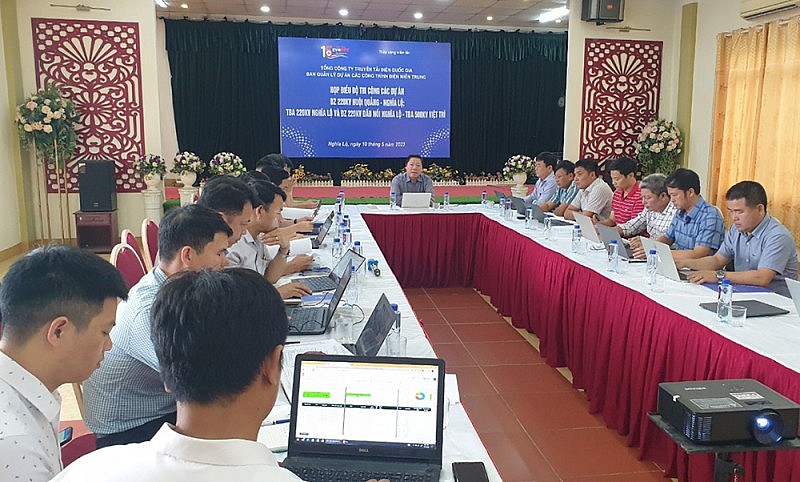 Đốc thúc tiến độ cụm dự án truyền tải điện khu vực Tây Bắc Đốc thúc tiến độ cụm dự án truyền tải điện khu vực Tây Bắc