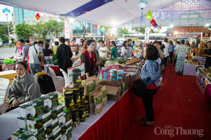 Hơn 300 sản phẩm OCOP, sản phẩm đặc trưng Quảng Nam được quảng bá tại Đà Nẵng