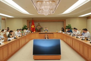 Phó Thủ tướng Trần Hồng Hà yêu cầu bảo đảm đủ vaccine cho tiêm chủng mở rộng