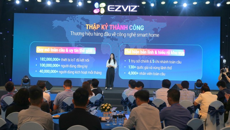 Được thành lập từ năm 2013, EZVIZ như tên gọi của mình, là thương hiệu smart home được tạo ra với mơ ước về một “easy vision” (có thể hiểu như “tầm nhìn về một tương lai dễ dàng và tiện nghi”) cho mọi nhà thông qua những nỗ lực phát triển các thiết bị thô