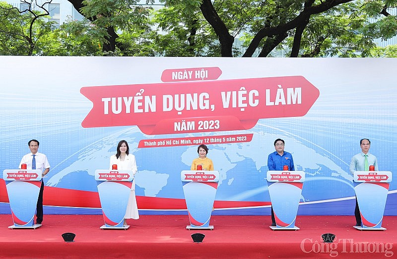 60 doanh nghiệp tuyển dụng hàng nghìn việc làm tại ngày hội tuyển dụng IUH