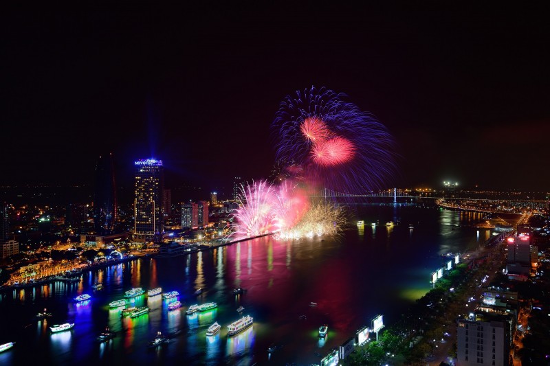 Đà Nẵng vươn mình mạnh mẽ nhờ chú trọng phát triển du lịch. Đà Nẵng vươn mình mạnh mẽ nhờ chú trọng phát triển du lịch.