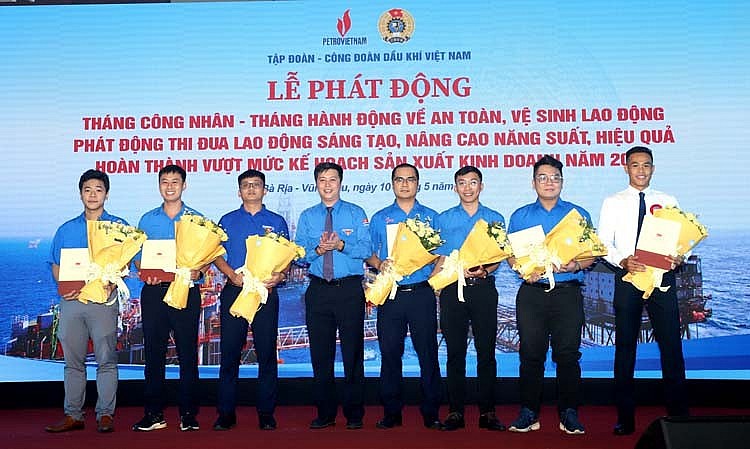 Đoàn Thanh niên Tập đoàn khen thưởng 7 cá nhân đạt danh hiệu “Người thợ trẻ giỏi toàn quốc” năm 2023 Đoàn Thanh niên Tập đoàn khen thưởng 7 cá nhân đạt danh hiệu “Người thợ trẻ giỏi toàn quốc” năm 2023