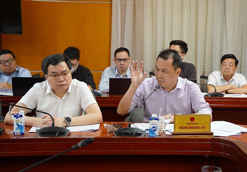 Bộ trưởng Bộ Công Thương họp chỉ đạo cung cấp điện mùa nắng nóng 2023 Bộ trưởng Bộ Công Thương họp chỉ đạo cung cấp điện mùa nắng nóng 2023