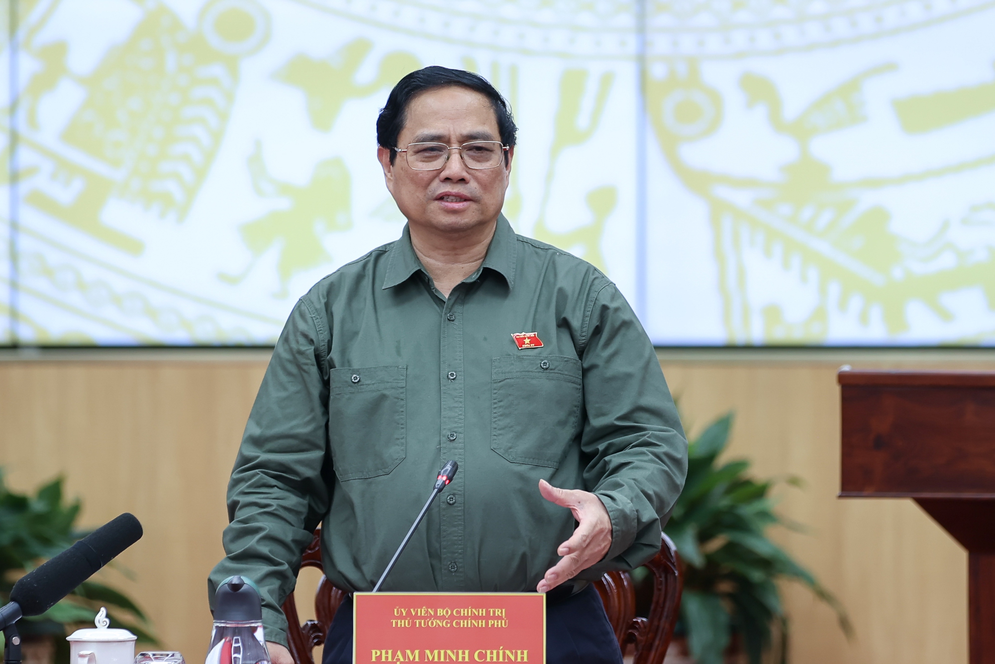 Thủ tướng làm rõ trách nhiệm, giải quyết rốt ráo các khó khăn, vướng mắc để Cần Thơ phát triển - Ảnh 1. Thủ tướng làm rõ trách nhiệm, giải quyết rốt ráo các khó khăn, vướng mắc để Cần Thơ phát triển - Ảnh 1.