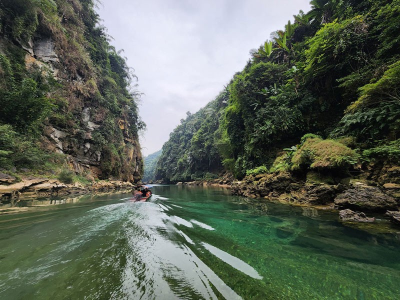 Hồi sinh tour du lịch sông Chảy hấp dẫn trên miền cao nguyên trắng Bắc Hà Hồi sinh tour du lịch sông Chảy hấp dẫn trên miền cao nguyên trắng Bắc Hà