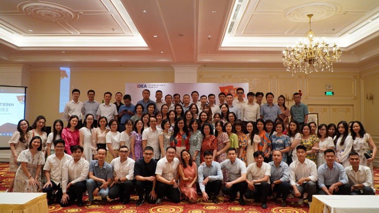 Cục TMĐT và KTS đẩy mạnh thi đua, chào mừng 72 năm ngày truyền thống ngành Công Thương Việt Nam Cục TMĐT và KTS đẩy mạnh thi đua, chào mừng 72 năm ngày truyền thống ngành Công Thương Việt Nam