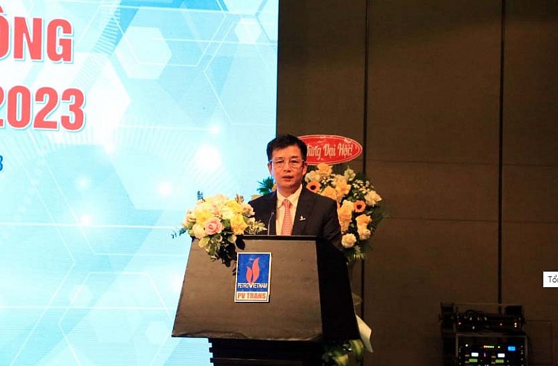 Tổng Giám đốc PVTrans Nguyễn Duyên Hiếu báo cáo Tổng Giám đốc PVTrans Nguyễn Duyên Hiếu báo cáo