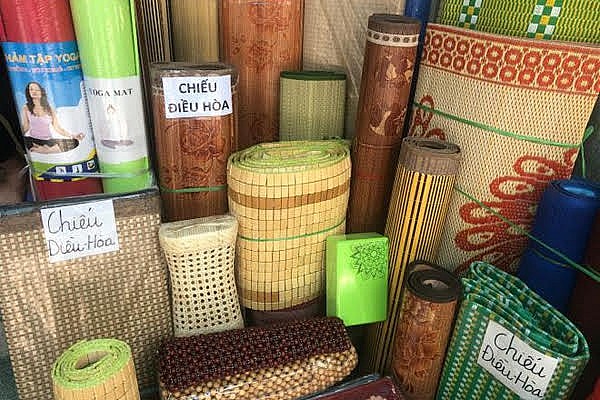 Chiếu điều hòa bán “được giá” Chiếu điều hòa bán “được giá”