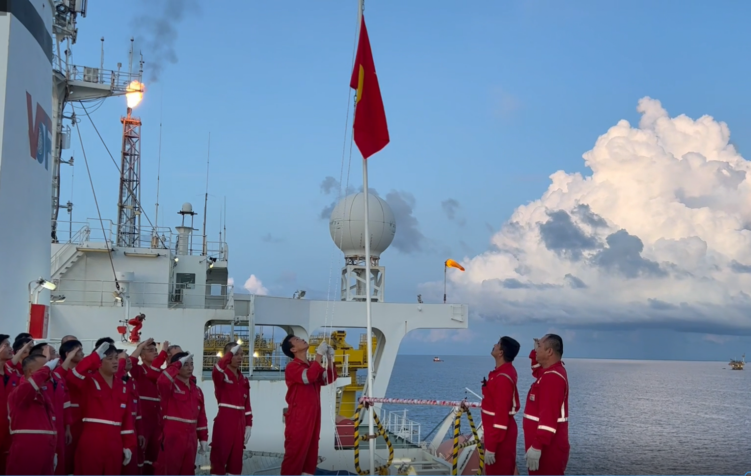 Lễ chào cờ mừng ngày Quốc khánh 2/9 trên tàu FPSO Ruby II
