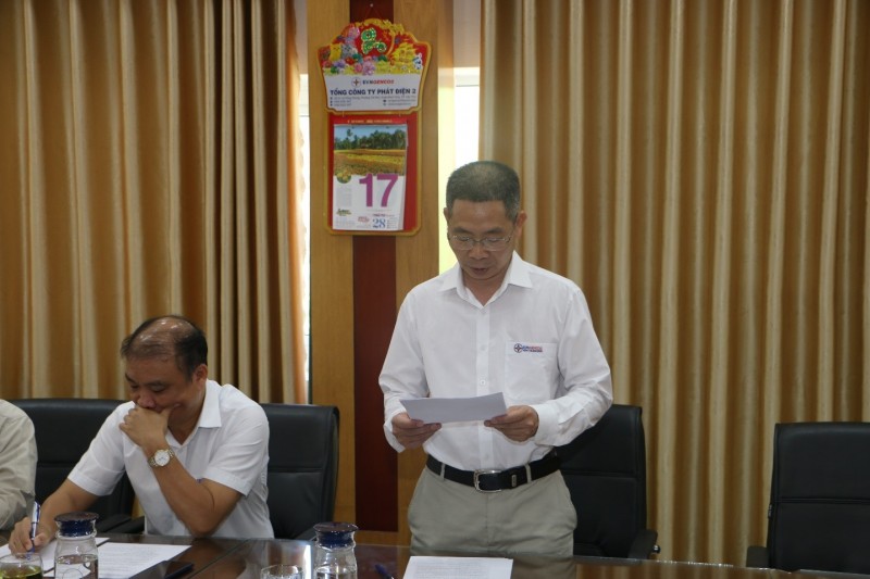  Đồng chí Lê Tấn Duy –Chủ tịch Công đoàn, Trưởng phòng Kỹ thuật – An toàn báo cáo tại buổi làm việc