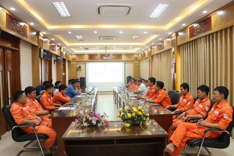 Toàn cảnh buổi làm việc