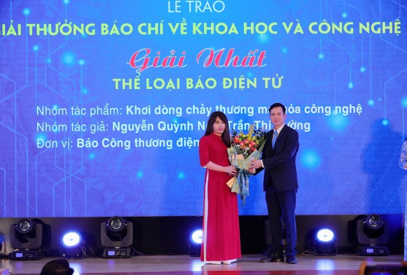 Báo Công Thương đoạt giải Nhất Giải thưởng Báo chí về khoa học và công nghệ Báo Công Thương đoạt giải Nhất Giải thưởng Báo chí về khoa học và công nghệ