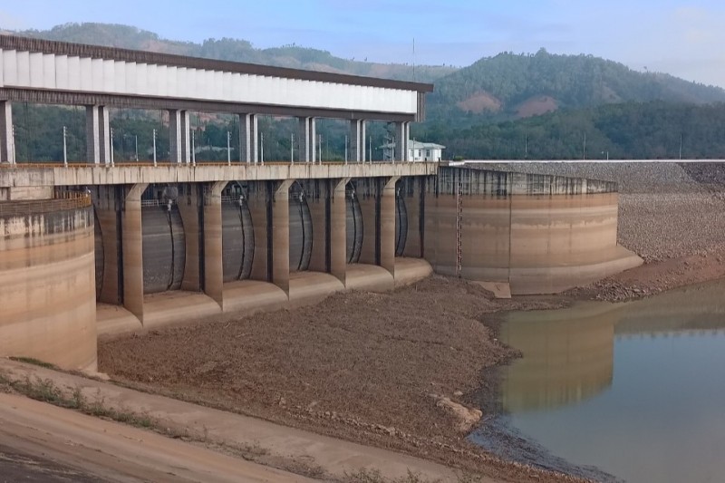 Hồ thủy điện Ialy ngày 10/5 Hồ thủy điện Ialy ngày 10/5