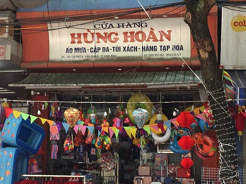 Ninh Bình: Tạm giữ nhiều sản phẩm có dấu hiệu giả mạo nhãn hiệu và nhập lậu Ninh Bình: Tạm giữ nhiều sản phẩm có dấu hiệu giả mạo nhãn hiệu và nhập lậu