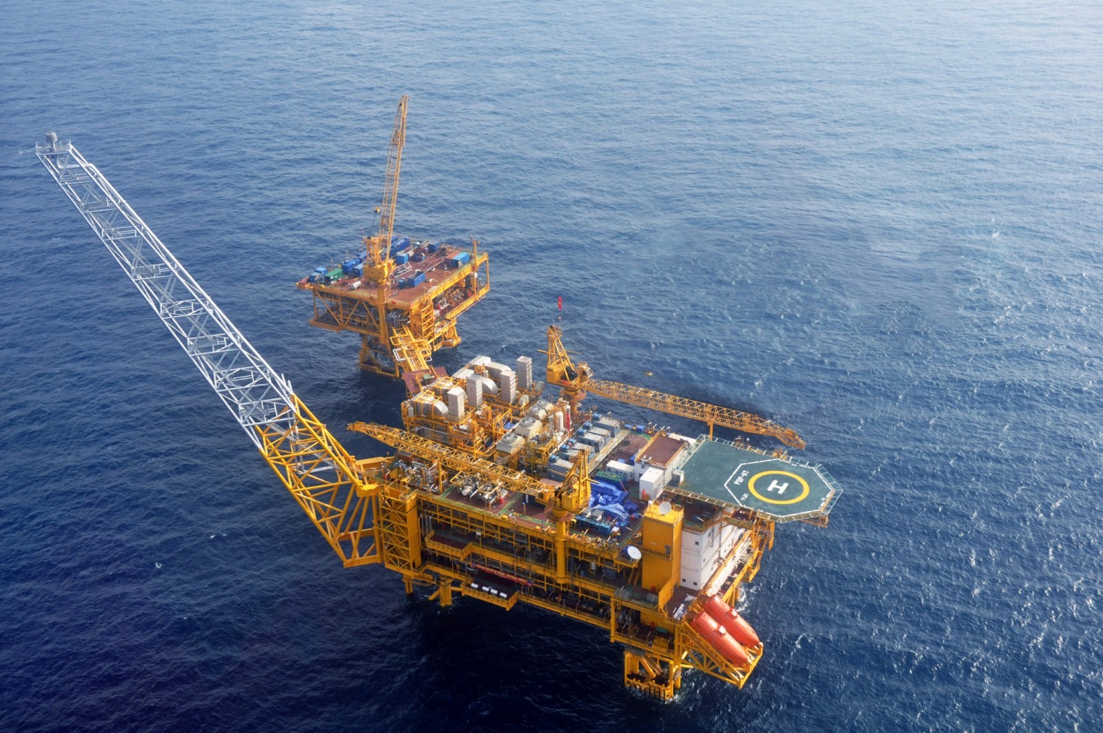 Lo ngại chênh lệch cung cầu thúc đẩy giá dầu đi lên