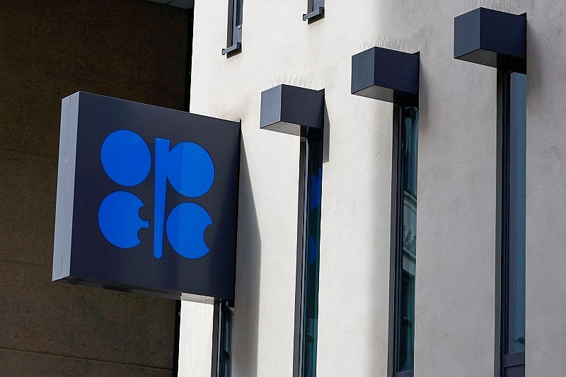Một bảng hiệu OPEC vào ngày diễn ra cuộc họp của OPEC+ tại Vienna, Áo (ảnh: Reuters) Một bảng hiệu OPEC vào ngày diễn ra cuộc họp của OPEC+ tại Vienna, Áo (ảnh: Reuters)