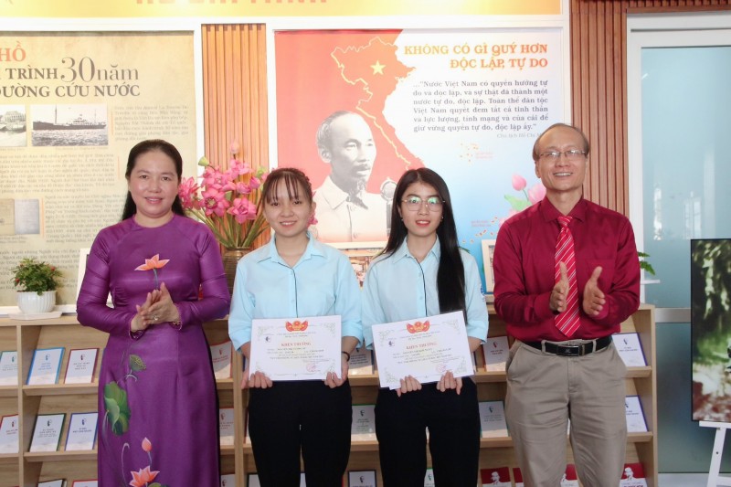 Trường Cao đẳng Kinh tế Đối ngoại khánh thành không gian văn hóa Hồ Chí Minh Trường Cao đẳng Kinh tế Đối ngoại khánh thành không gian văn hóa Hồ Chí Minh