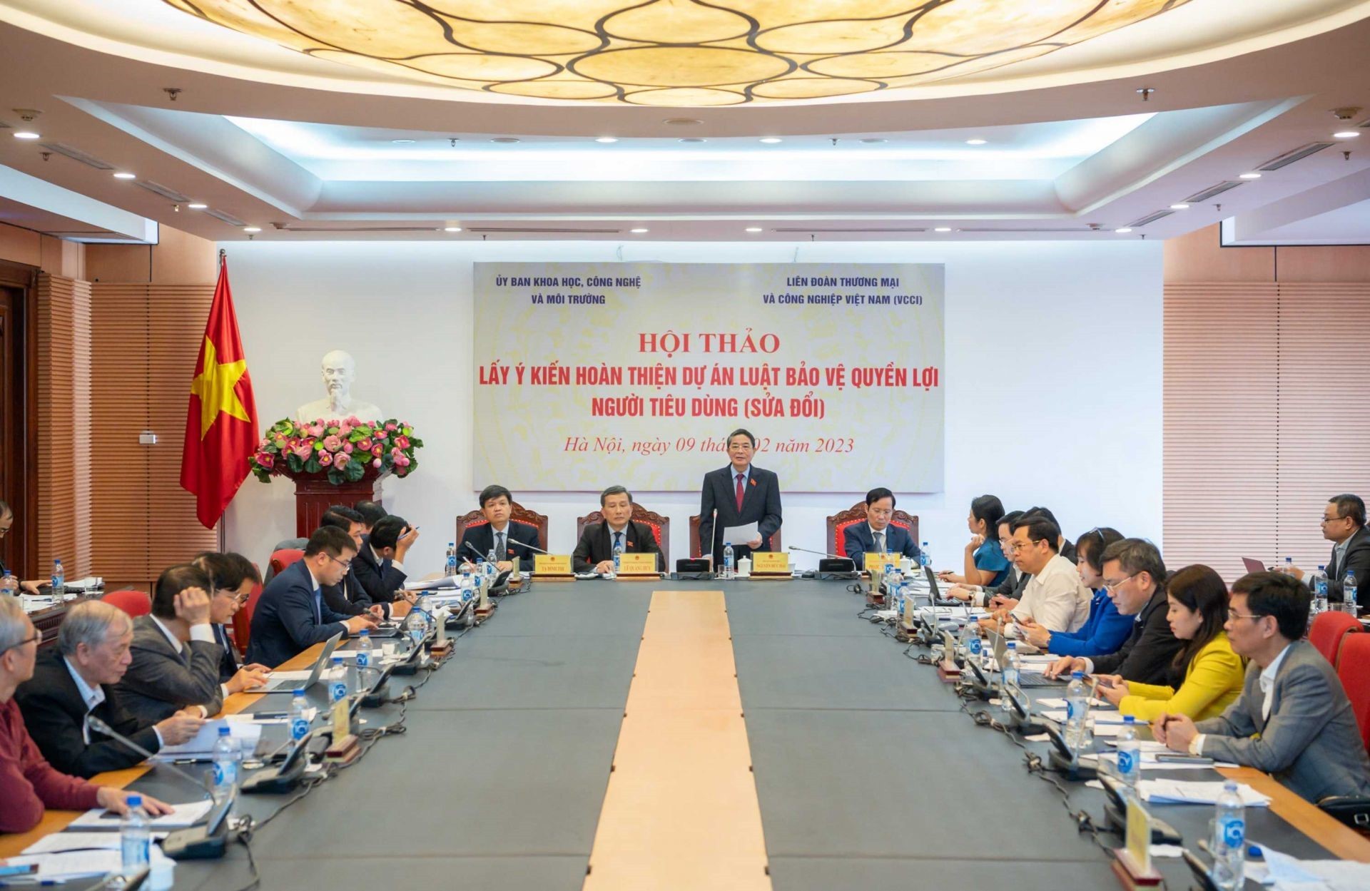 Bám sát các quan điểm, đường lối, chính sách của Đảng và Nhà nước