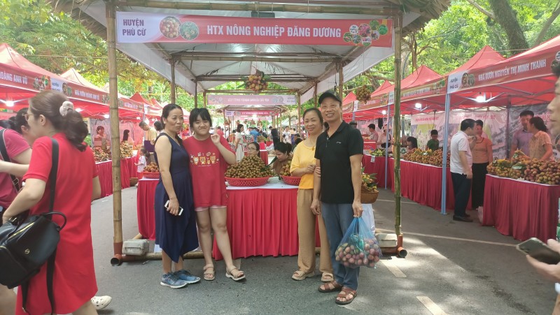 Khai mạc Phiên chợ Vải Hưng Yên năm 2023 Khai mạc Phiên chợ Vải Hưng Yên năm 2023