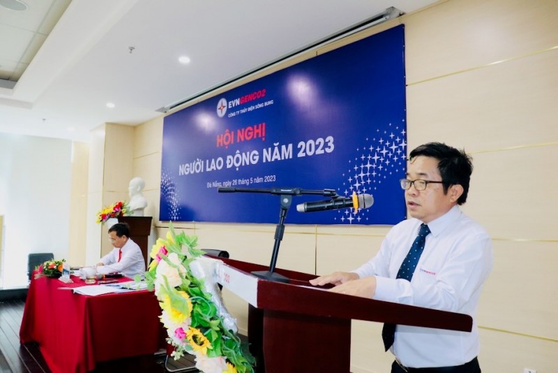 Ông Lê Đình Bản - Giám đốc Công ty phát biểu tại Hội nghị Ông Lê Đình Bản - Giám đốc Công ty phát biểu tại Hội nghị