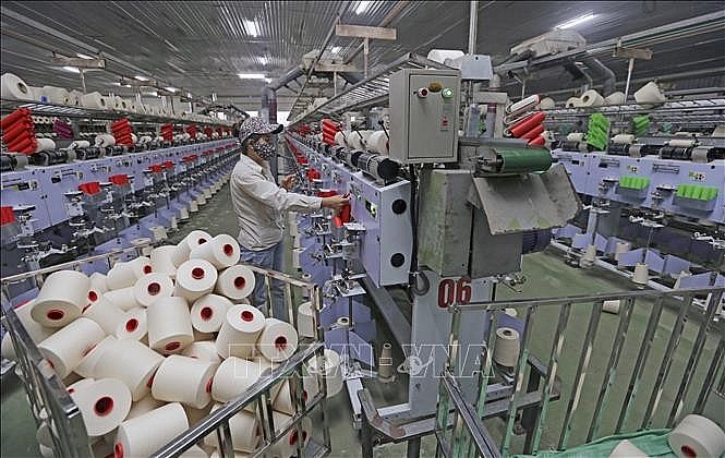 Sản xuất sợi tại Công ty TNHH Dệt Hà Nam, thành phố Phủ Lý, tỉnh Hà Nam.  Sản xuất sợi tại Công ty TNHH Dệt Hà Nam, thành phố Phủ Lý, tỉnh Hà Nam.