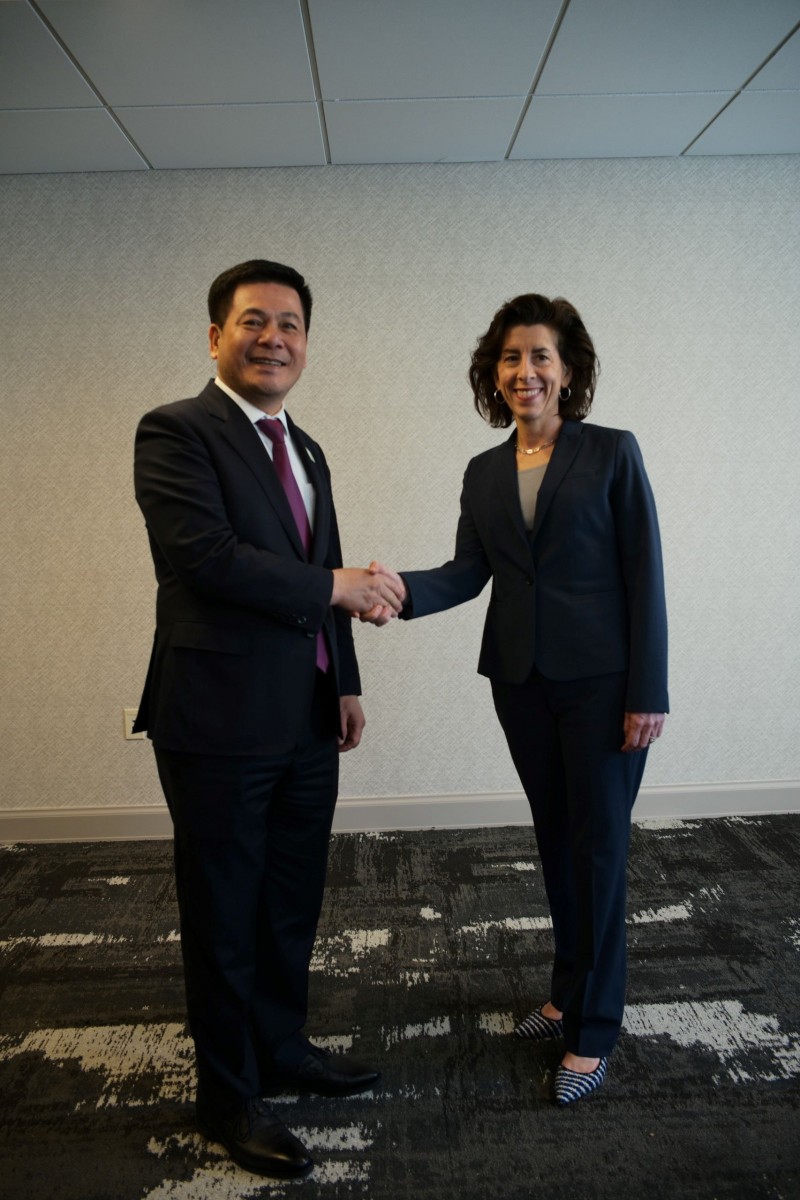 Bộ trưởng Bộ Công Thương tham dự phiên 2 Hội nghị Bộ trưởng Thương mại APEC lần thứ 29 Bộ trưởng Bộ Công Thương tham dự phiên 2 Hội nghị Bộ trưởng Thương mại APEC lần thứ 29