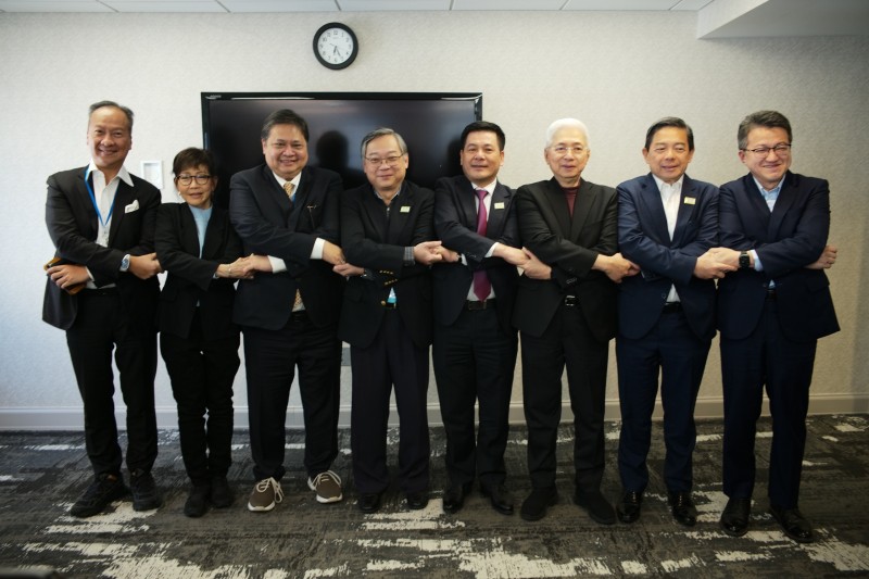 Bộ trưởng Bộ Công Thương tham dự phiên 2 Hội nghị Bộ trưởng Thương mại APEC lần thứ 29 Bộ trưởng Bộ Công Thương tham dự phiên 2 Hội nghị Bộ trưởng Thương mại APEC lần thứ 29