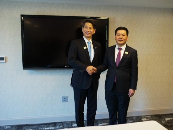 Bộ trưởng Bộ Công Thương tham dự phiên 2 Hội nghị Bộ trưởng Thương mại APEC lần thứ 29 Bộ trưởng Bộ Công Thương tham dự phiên 2 Hội nghị Bộ trưởng Thương mại APEC lần thứ 29