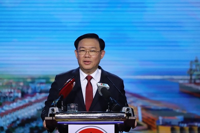 Chủ tịch Quốc hội Vương Đình Huệ phát biểu chỉ đạo tại hội nghị.  Chủ tịch Quốc hội Vương Đình Huệ phát biểu chỉ đạo tại hội nghị.