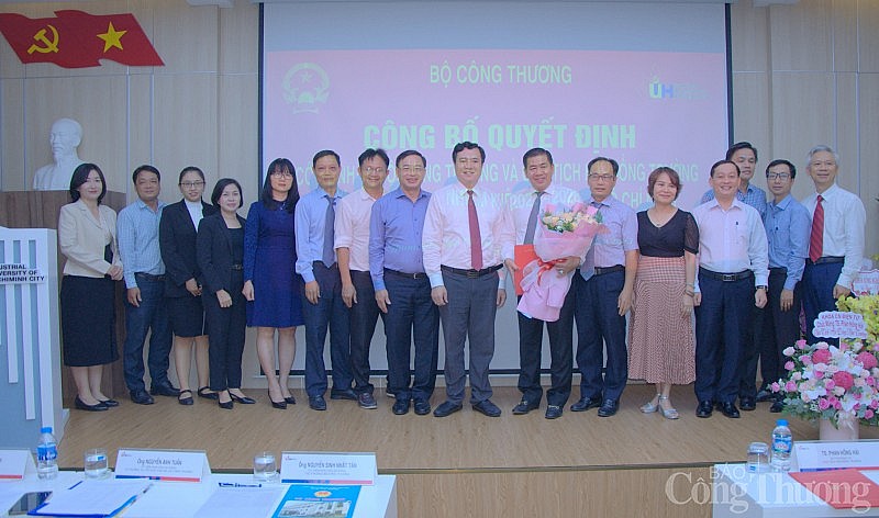 Bộ Công Thương: Công bố Quyết định công nhận Hội đồng trường Trường Đại học Công nghiệp TP. Hồ Chí Minh Bộ Công Thương: Công bố Quyết định công nhận Hội đồng trường Trường Đại học Công nghiệp TP. Hồ Chí Minh